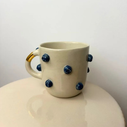 Kubek ceramiczny z uchem Borówka ręcznie robiony