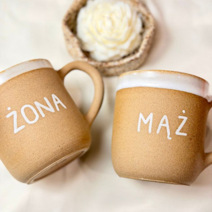 Zestaw kubków dla małżeństwa - ręcznie robione kubki ceramiczne z uchem z napisem Żona i Mąż
