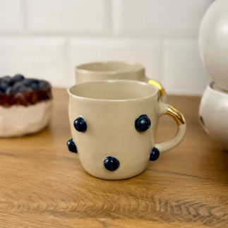 Kubek ceramiczny z uchem Borówka ręcznie robiony