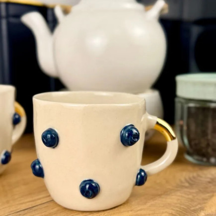 Kubek ceramiczny z uchem Borówka ręcznie robiony