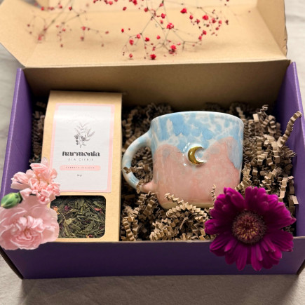 Zestaw prezentowy dla Kobiety: kubek ceramiczny i herbata