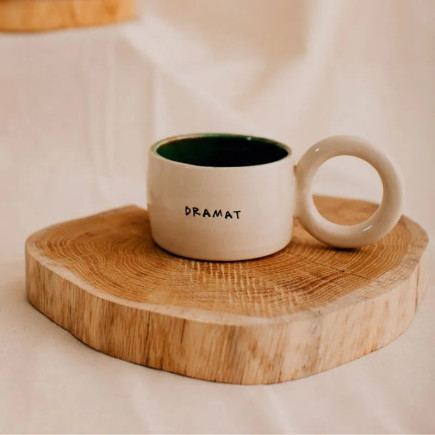 Kubek z napisem Dramat